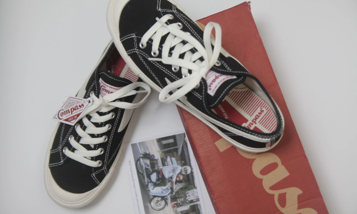 Salah satu sneakers lokal, Compass.