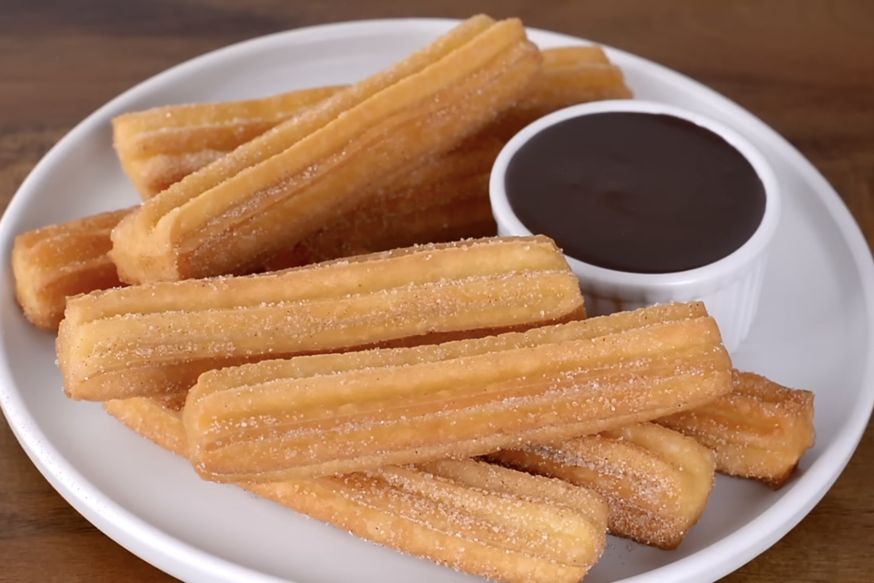 Churros dengan saus cokelat lumer