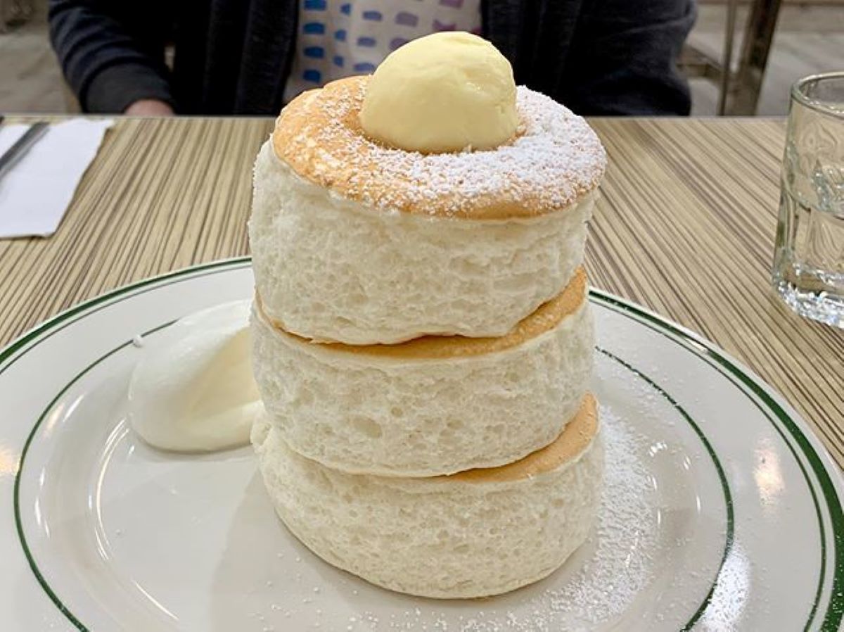 Ilustrasi hidangan dessert souffle pancake