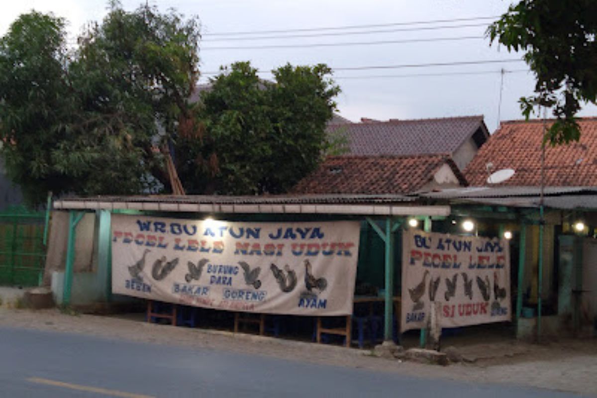Ilustrasi warung pecel lele di Majalengka