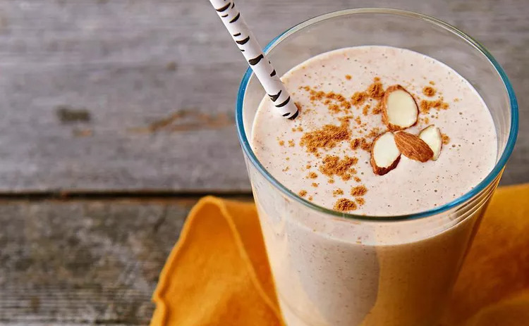 Smoothie pisang almond untuk menjalani hidup sehat