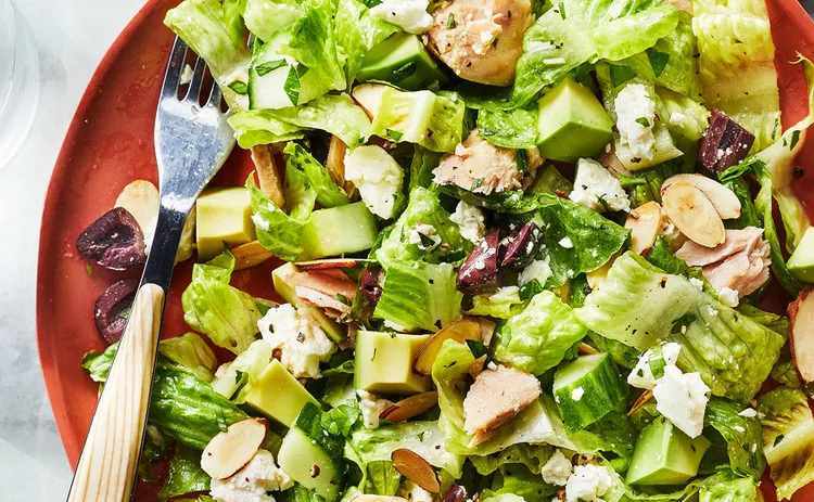 Avocado tuna salad yang penuh nutrisi