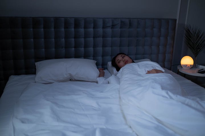 Ilustrasi seorang yang insomnia