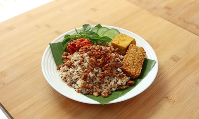 Nasi tutug oncom khas Sunda