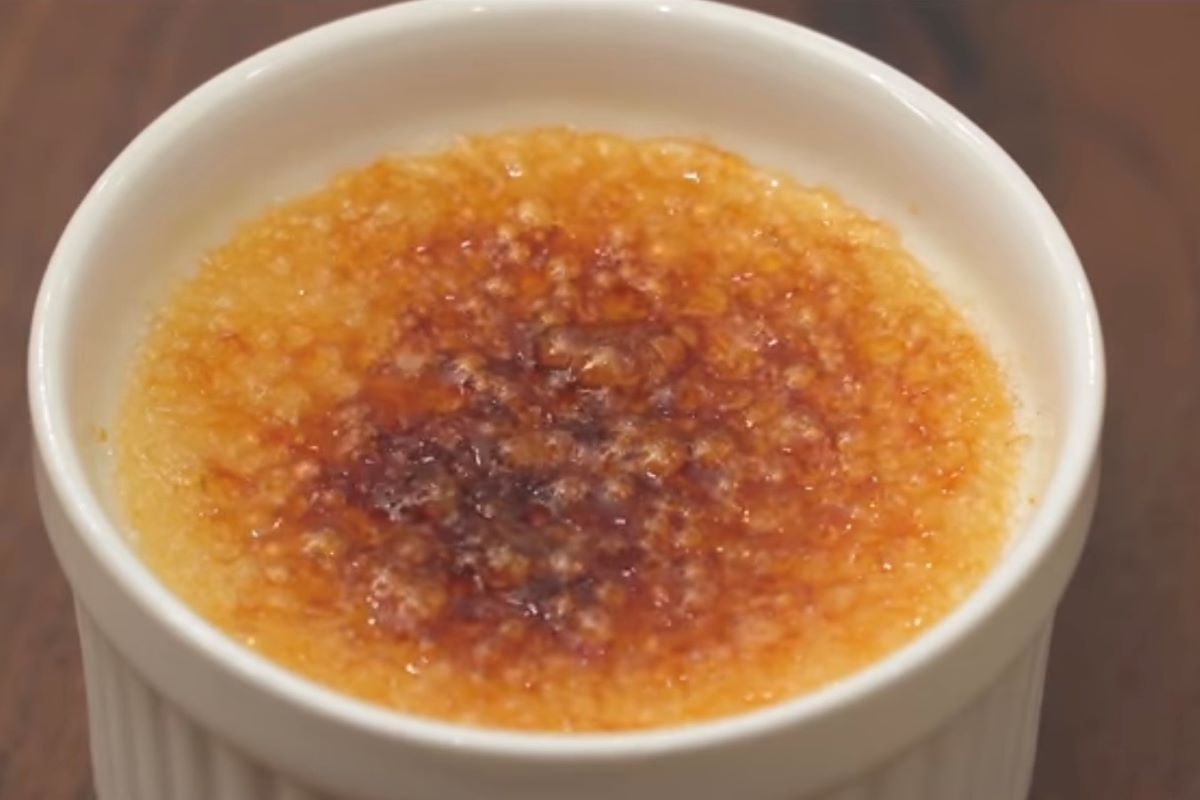 Creme Brulee super creamy dan lezat untuk camilan spesial di rumah (tangkap layar youtube Nino&rsquo;s Home)
