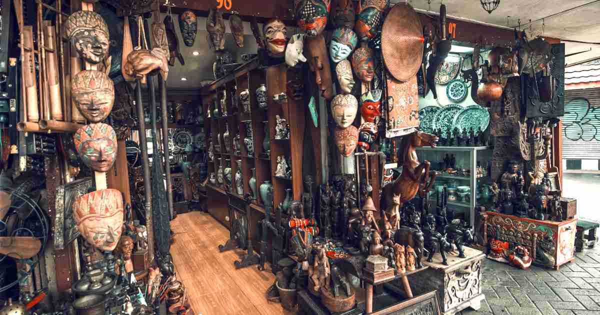 Ilustrasi pasar yang menjual barang antik