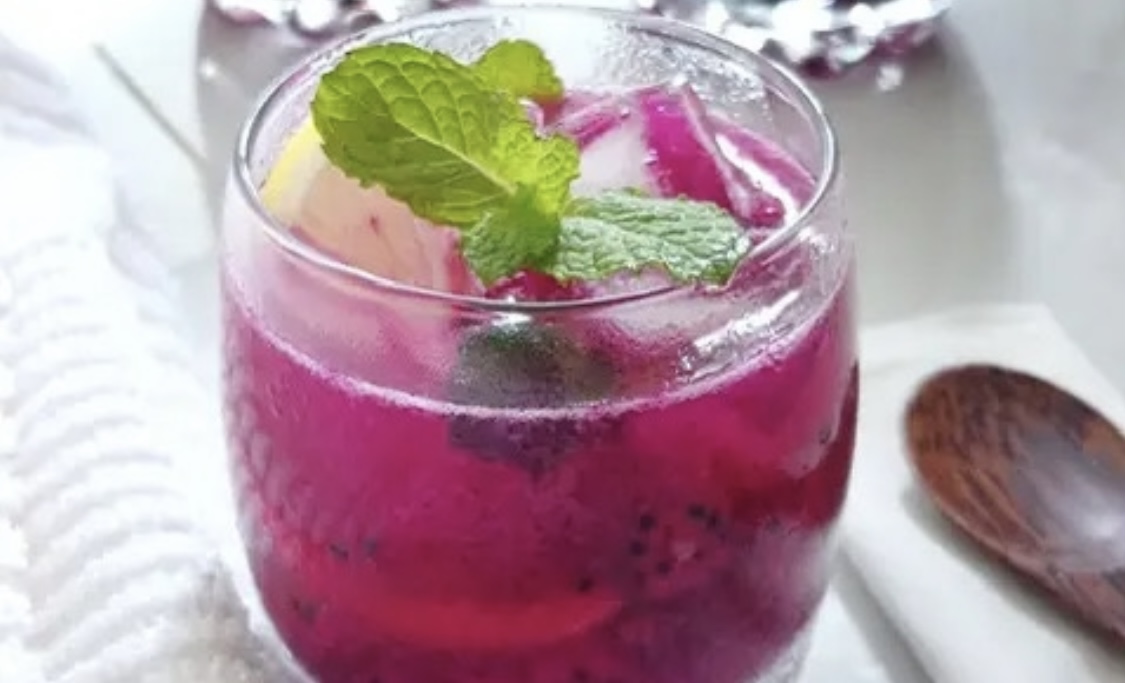 Lemonade buah naga yang segar untuk acara keluarga