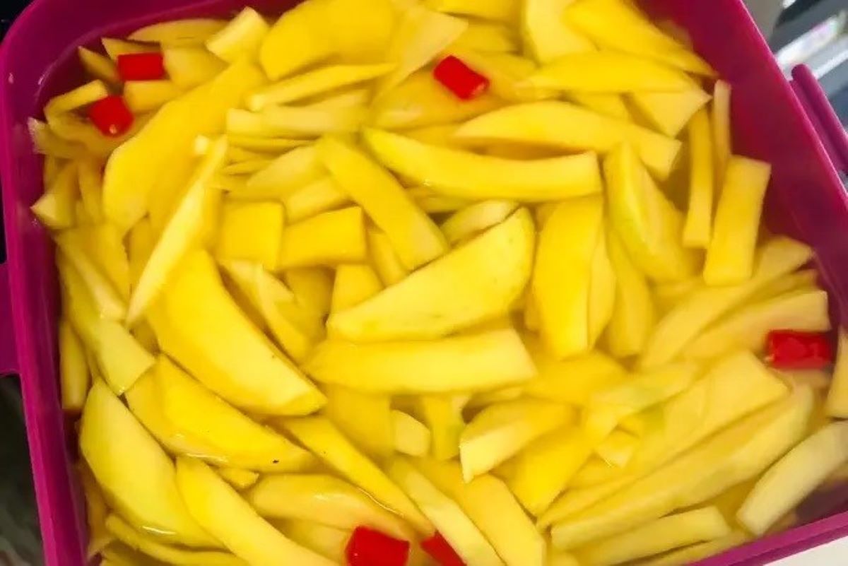 Manisan mangga, kuliner Khas Indramayu. (Cookpad.com/@cook_21188825)