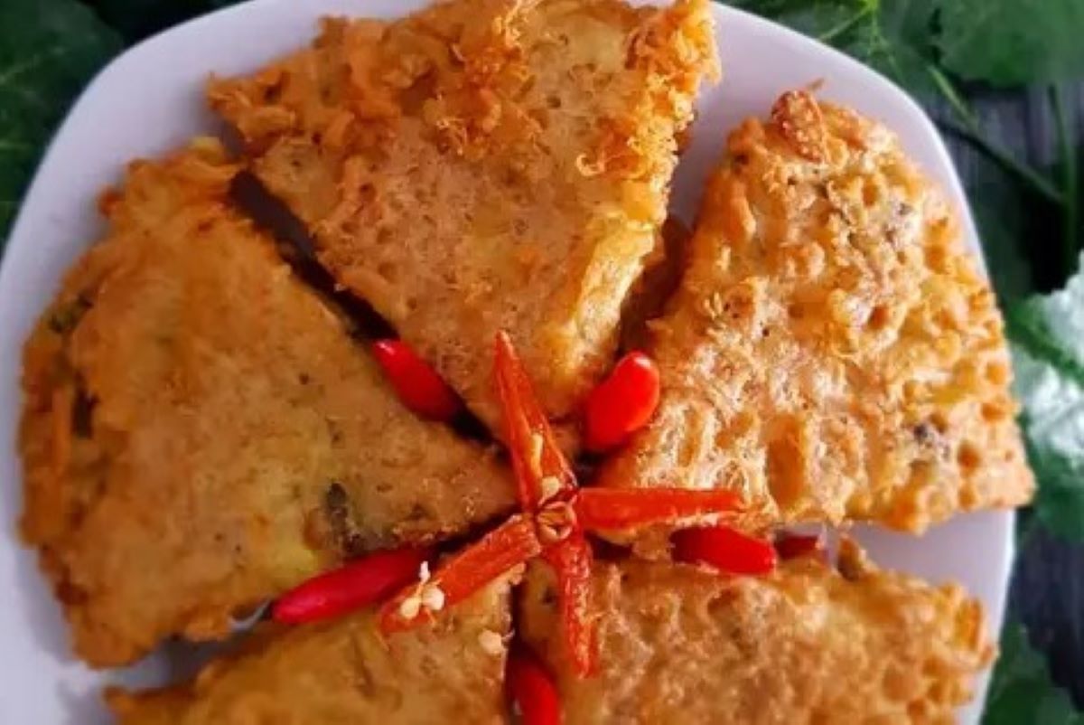 Martabak mie telur crispy yang menggugah selera. (Cookpad)