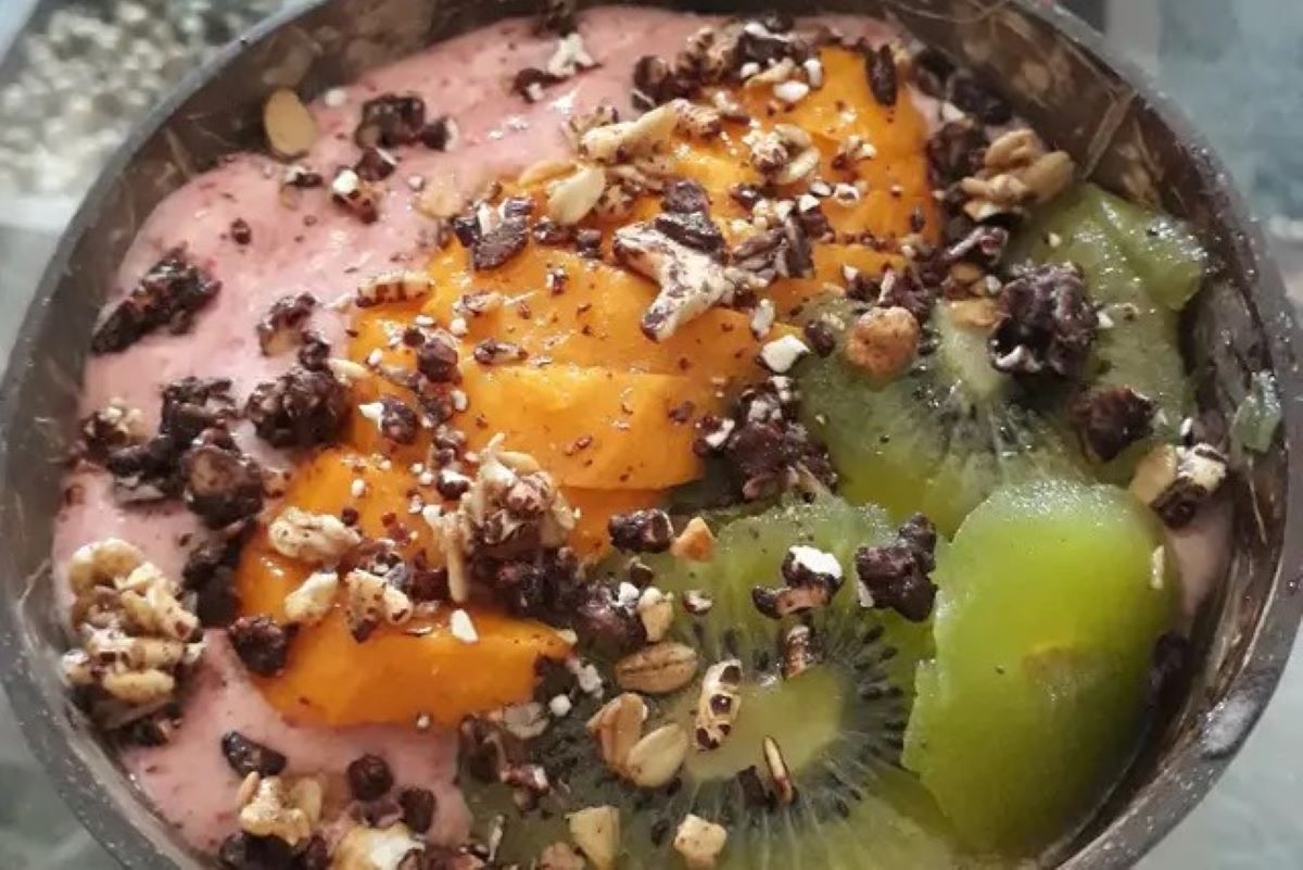Sajian smoothie bowl sehat & praktis