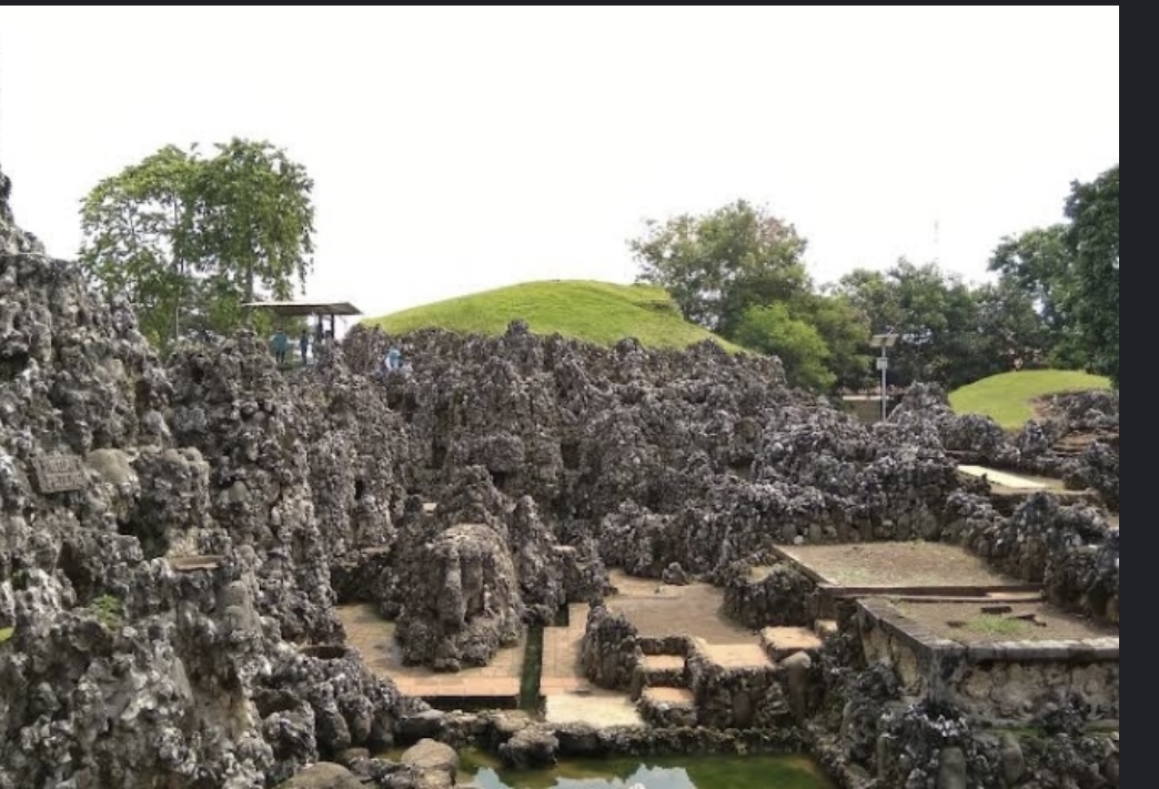 Gua Sunyaragi di Cirebon