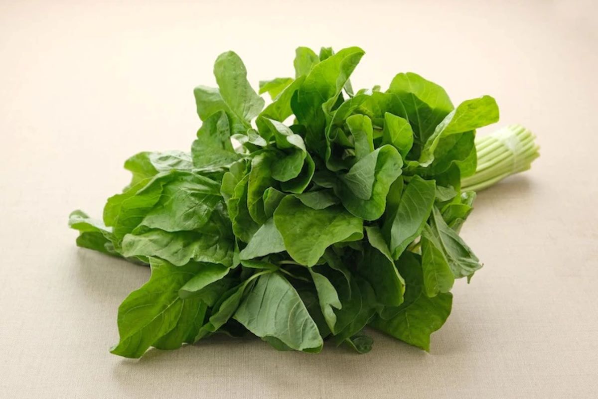 Sayur bayam. (Freepik Tyasindayanti)