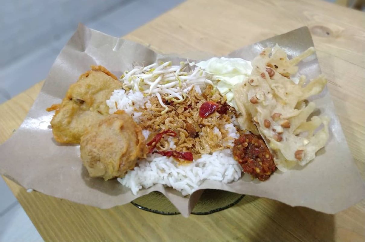 Nasi kasreng Kuningan. (Instagram/warkom_omjin)