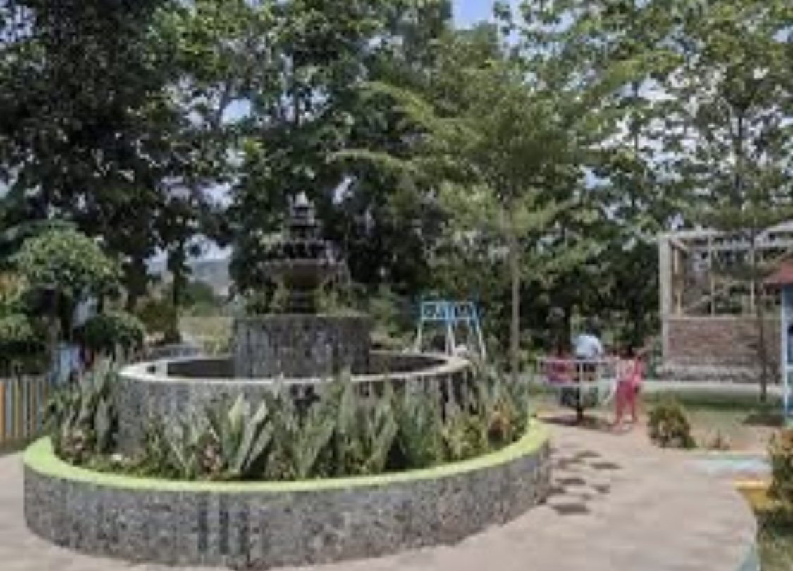 Menikmati indahnya Taman Raden Benadi di Cirebon