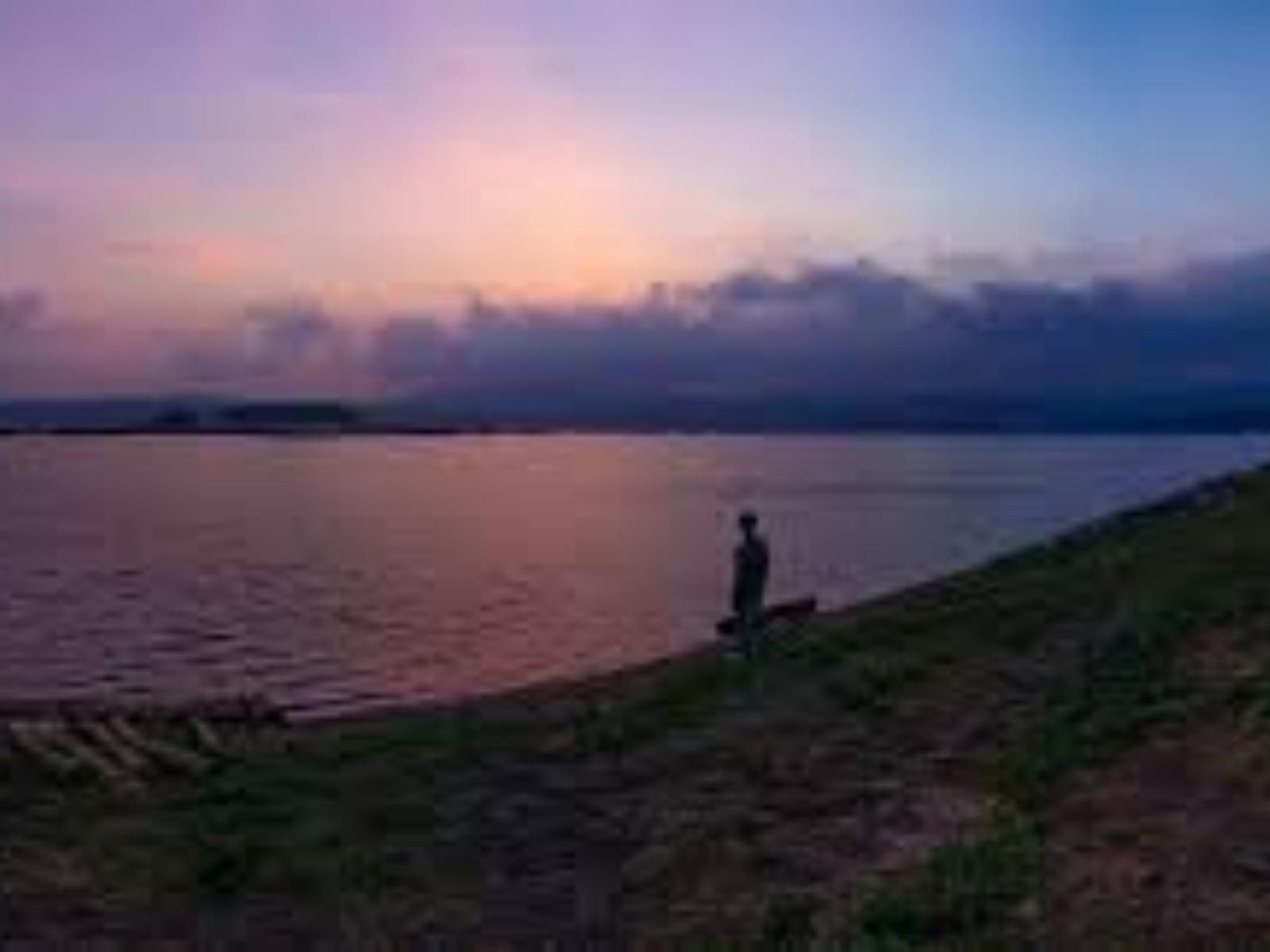 Menikmati sunset yang indah