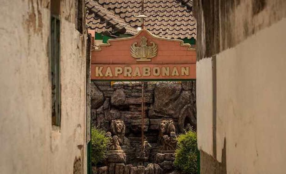 Keraton Kaprabonan yang masih berdiri hingga sekarang