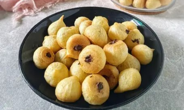 Sajian sus kering dengan isian cokelat.