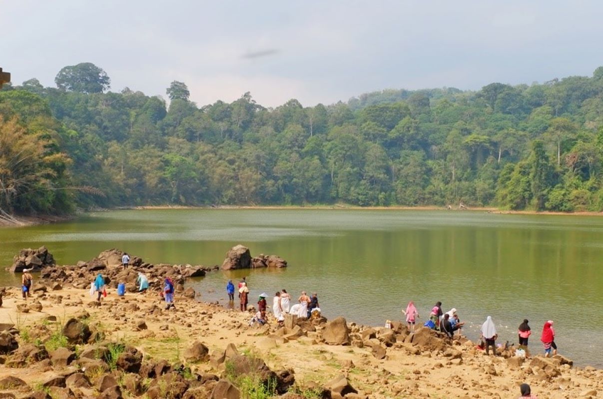 Situ Sangiang Majalengka. (ayojalanjalan.com)