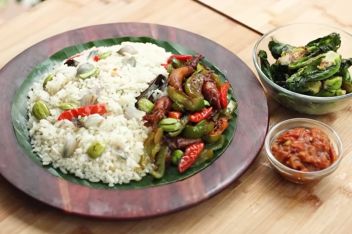 Sajian nasi liwet khas Sunda