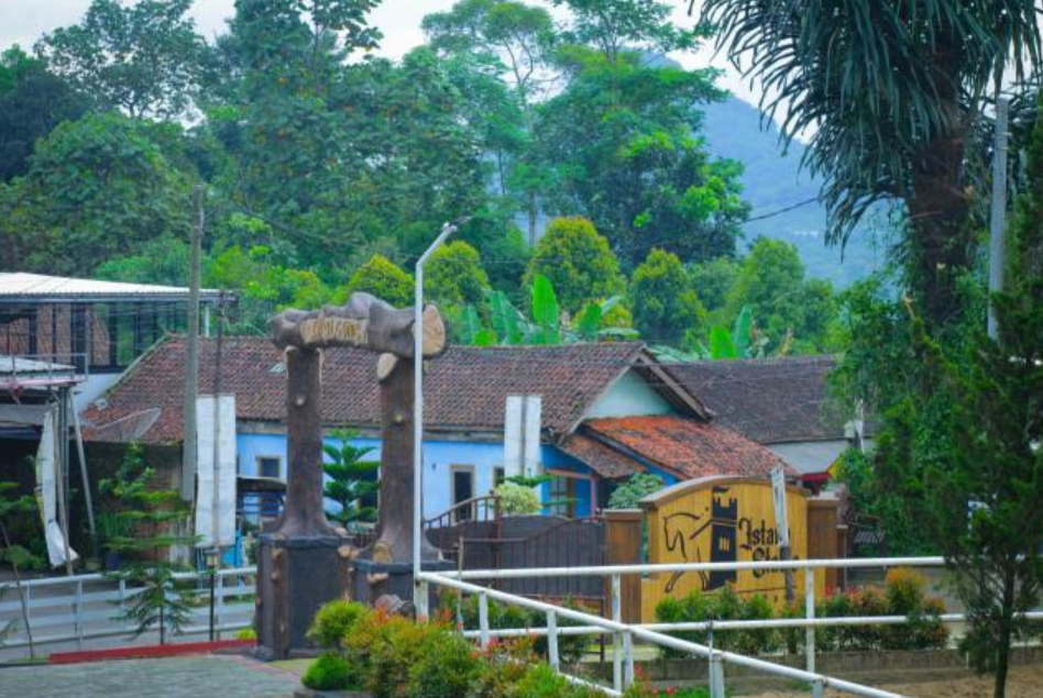 Segar dan tenangnya bermain di Istana Stable, Majalengka