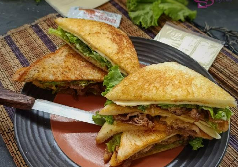 Sandwich telur daging