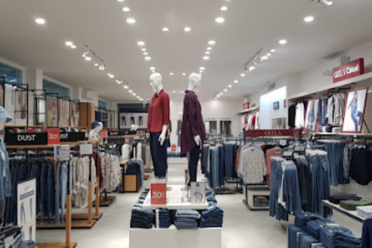 DUST Store Tuparev Cirebon