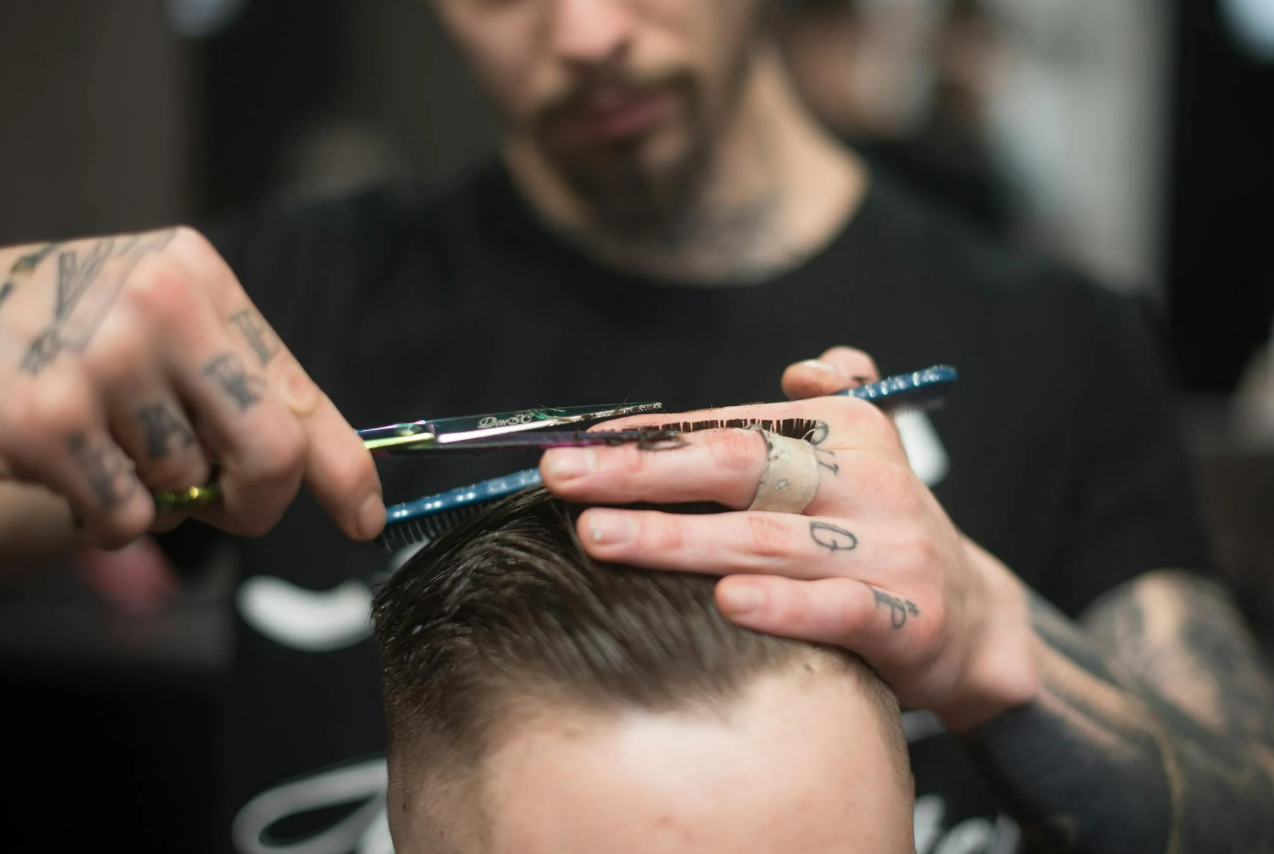 Ilustrasi potong rambut