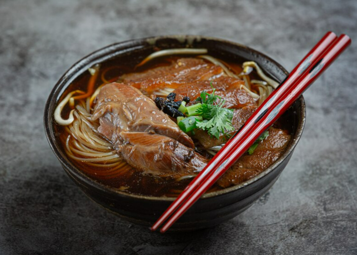Ilustrasi beef noodle soup