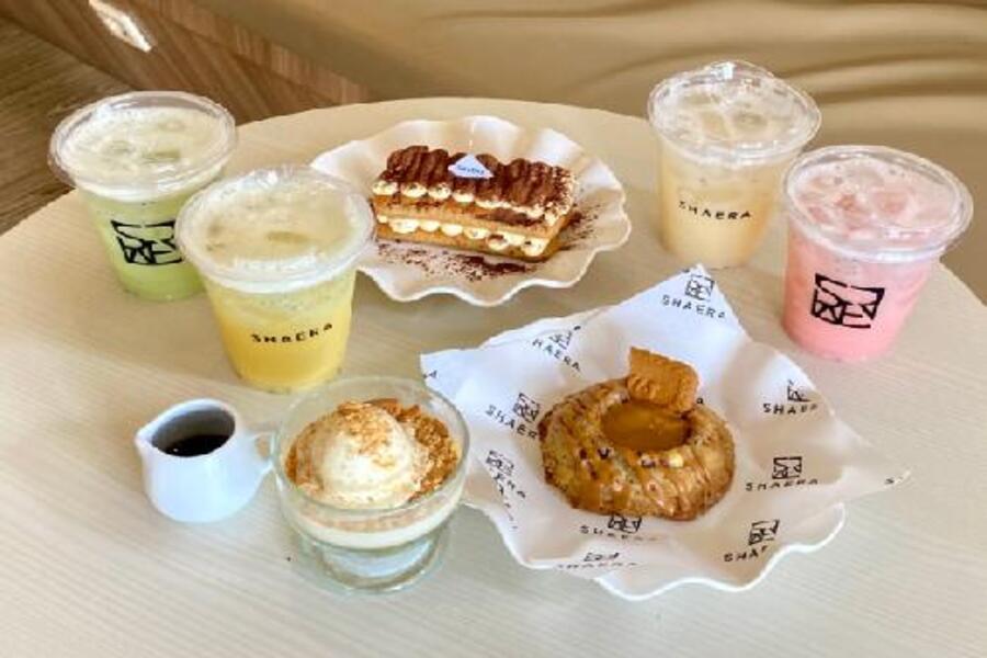 Minuman dan aneka dessert yang disediakan Shaera Coffe & Dessert. (Dok. gofood.co.id)