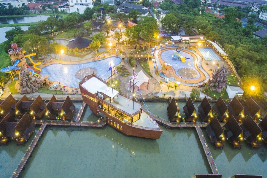 Taman Ade Irma Suryani menjadi salah satu destinasi wisata di Cirebon
