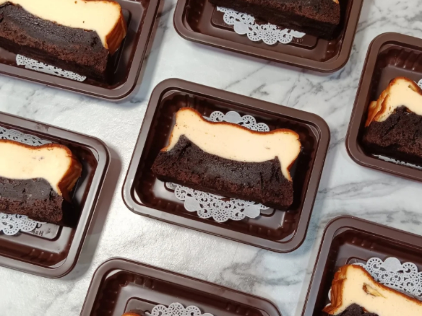 Brownie burnt cheese, salah satu jajanan viral yang ada di Cirebon