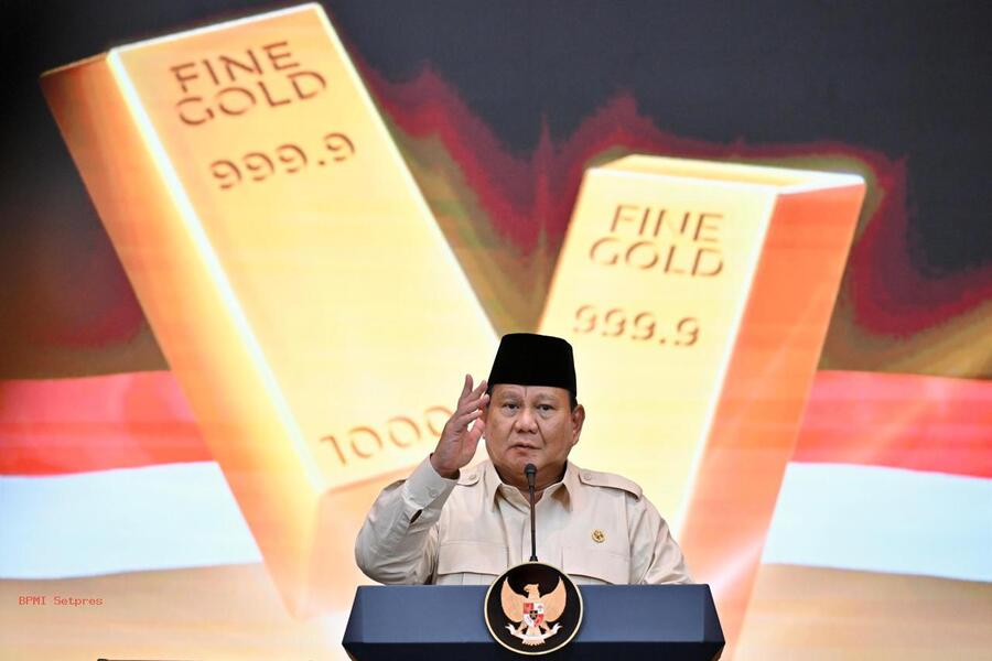 Presiden Prabowo resmikan layanan Bank Emas Pegadaian dan BSI di The Gade Tower, Jakarta, sebagai bagian dari strategi ketahanan ekonomi nasional, Rabu (26/2/2025). (Dok. setneg.go.id)