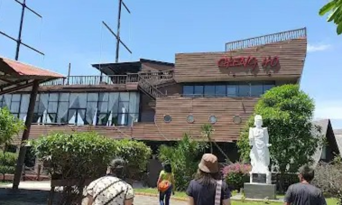 Tomodachi Steak and Seafood, salah satu rekomendasi tempat bukber di Cirebon. (horego.com)