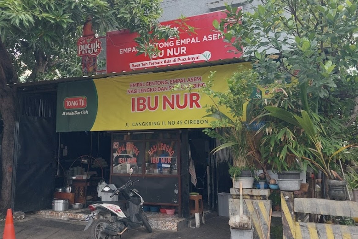 Nasi Jamblang Ibu Nur di Cirebon (Dok. Google Images/Gusrowi AHN)
