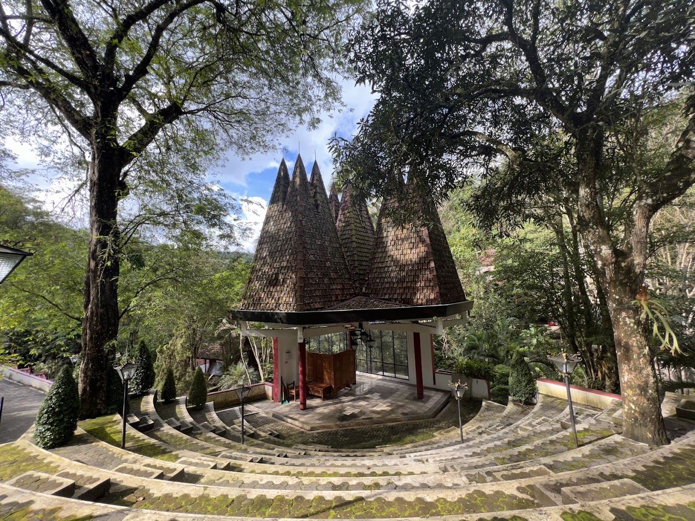 Gua Maria Sendangsono (Dok. Google Maps)