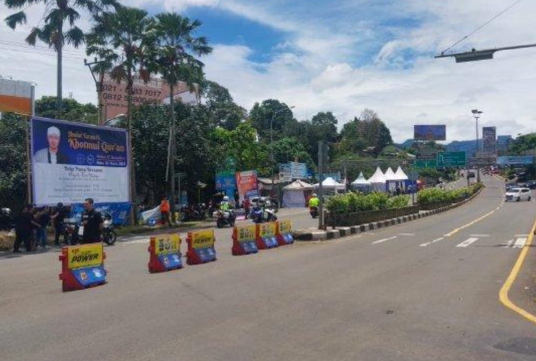 Polres Bogor memberlakukan sistem one way dari Puncak menuju Jakarta pada Rabu (2/4/2025) siang. (Dok. tribratanews.jabar.polri.go.id)