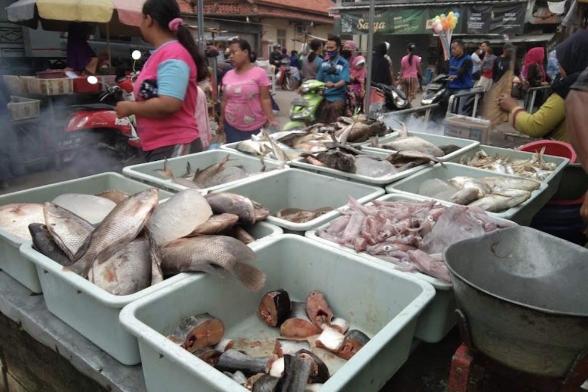 Pasar Caplek Ikan Cirebon. (Google Images)