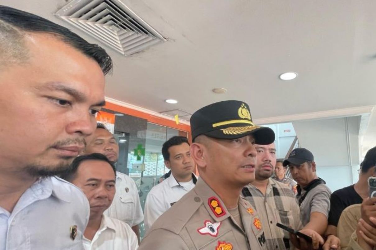 Kepala Polres Cirebon Kota AKBP Eko Iskandar (dua dari kiri). (Fathnur Rohman/Antara)