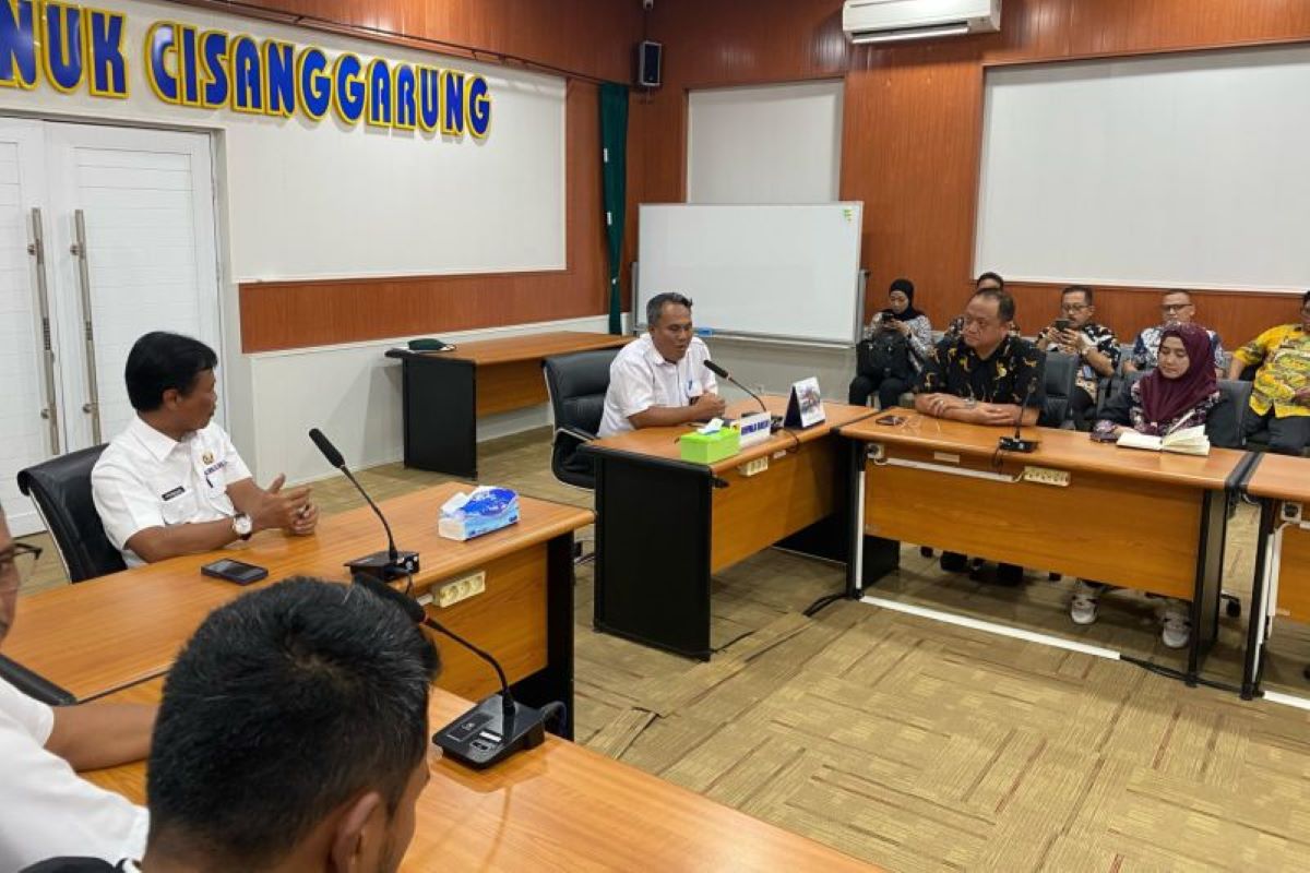 Pemkot Cirebon rapat kerja bersama BBWS Cimanuk-Cisanggarung di Cirebon. (Pemkot Cirebon/Antara)