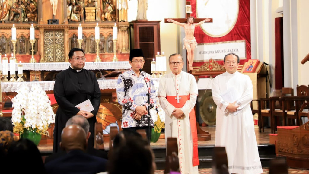 Menteri Agama Nasaruddin Umar menyampaikan sambutan di hadapan umat Katolik dalam Misa Requiem bagi Paus Fransiskus di Gereja Katedral Jakarta, Kamis (24/04/2025). (Dok. kemenag.go.id)