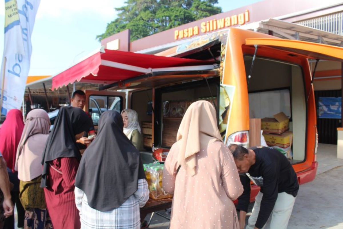 Kegiatan koperasi keliling di Kabupaten Kuningan. (Pemkab Kuningan/Antara)