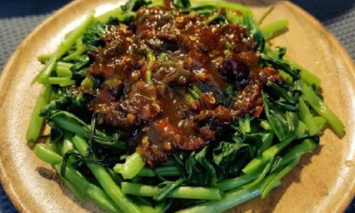 Rujak Kangkung Dadakan Ibu Deni. (GoFood)