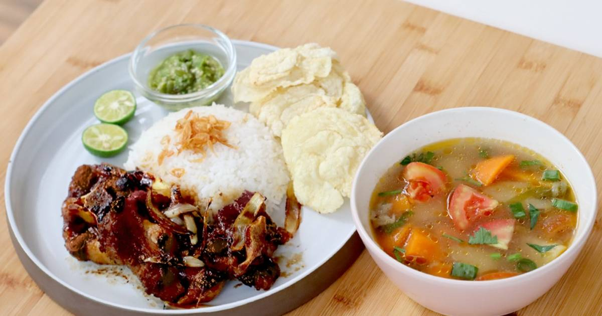 Sop buntut Cirebon. (Cookpad)