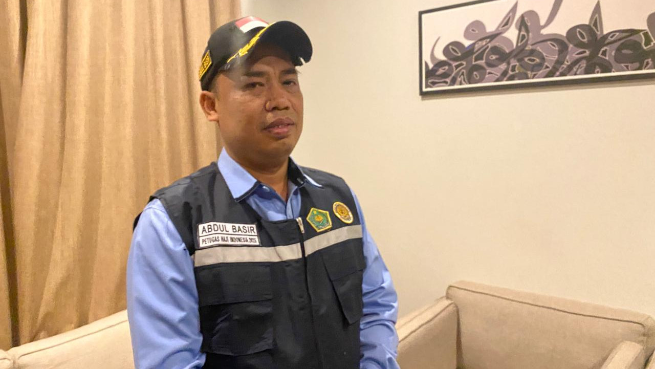 Kadaker Bandara Abdul Basir menjelaskan kesiapan layanan di Bandara AMAA Madinah menjelang kedatangan kloter pertama jemaah haji Indonesia (Dok. kemenag.go.id)