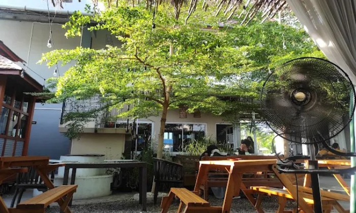 Cafe Payoe Food, Coffee, and Car Wash di Indramayu. (Google Maps/Dhilan Pratama)