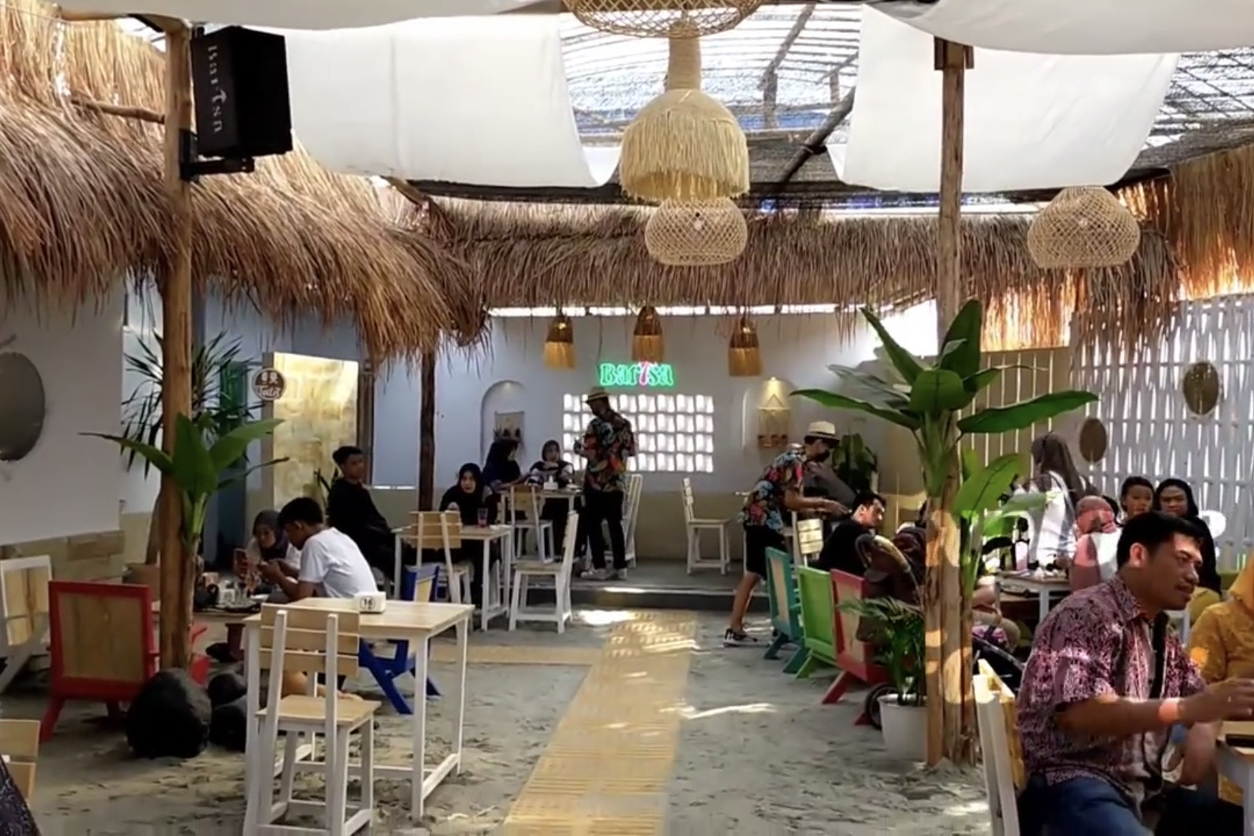 Barisa Coffee Cirebon. (tangkap layar YouTube Explore Family)