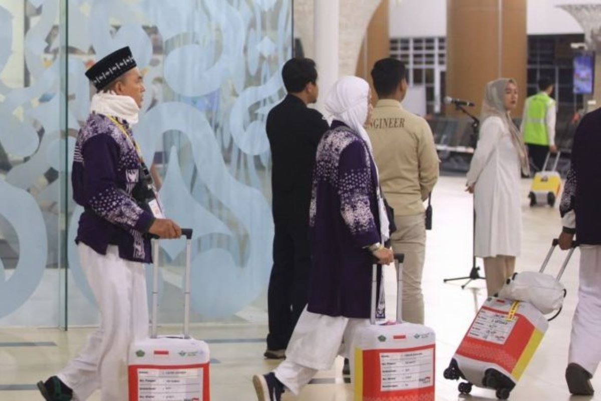 Calon haji menunggu pemberangkatan di BIJB Kertajati, Majalengka. (Fathnur Rohman/Antara)