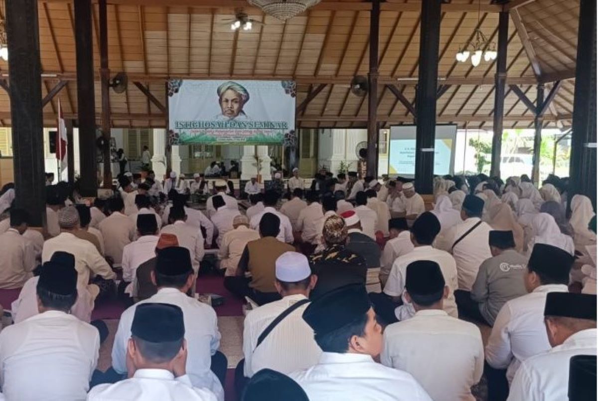 Seminar di Pendopo Bupati Cirebon terkait pengusulan tokoh KH Abbas Abdul Jamil sebagai Pahlawan Nasional. (Fathnur Rohman/Antara)