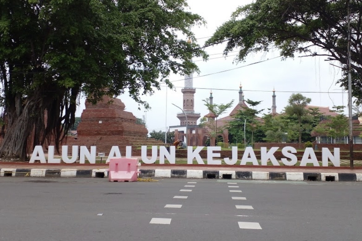 Alun-Alun Kejaksan Cirebon. (Google Maps)