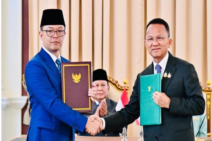 Menteri Luar Negeri Republik Indonesia, Sugiono, dan Menteri Kesehatan Masyarakat Thailand, Somsak Thepsuthin menandatangani MoU Kerjasama Kesehatan. (Dok. setneg.go.id)